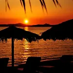 Sunday Luxury Agia Anna (Naxos)