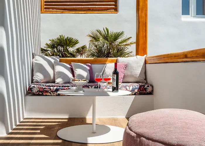 Sunday Luxury Agia Anna (Naxos)